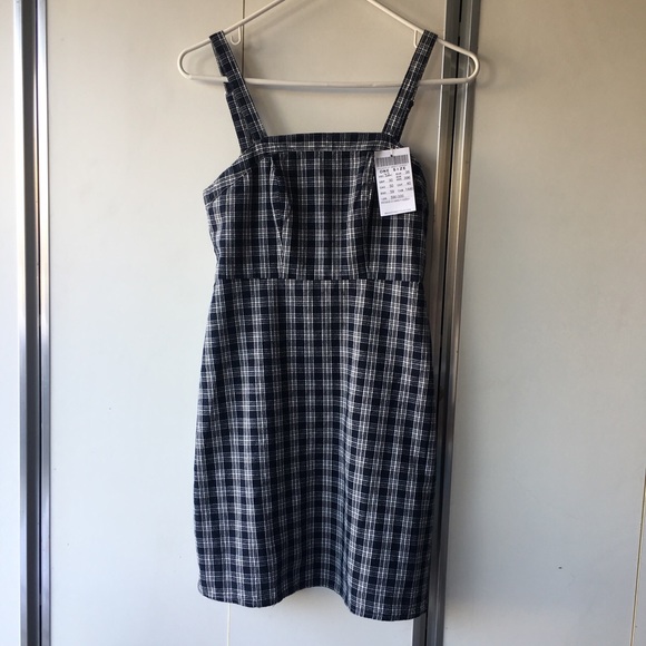 ✨NWT BRANDY MELVILLE PLAID DRESS✨ - Picture 2 of 4